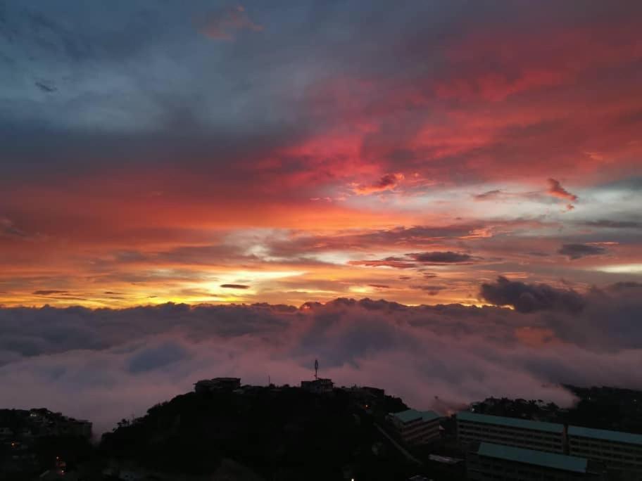 Vacation House In Baguio With Amazing Sunset Views Baguio City Eksteriør bilde