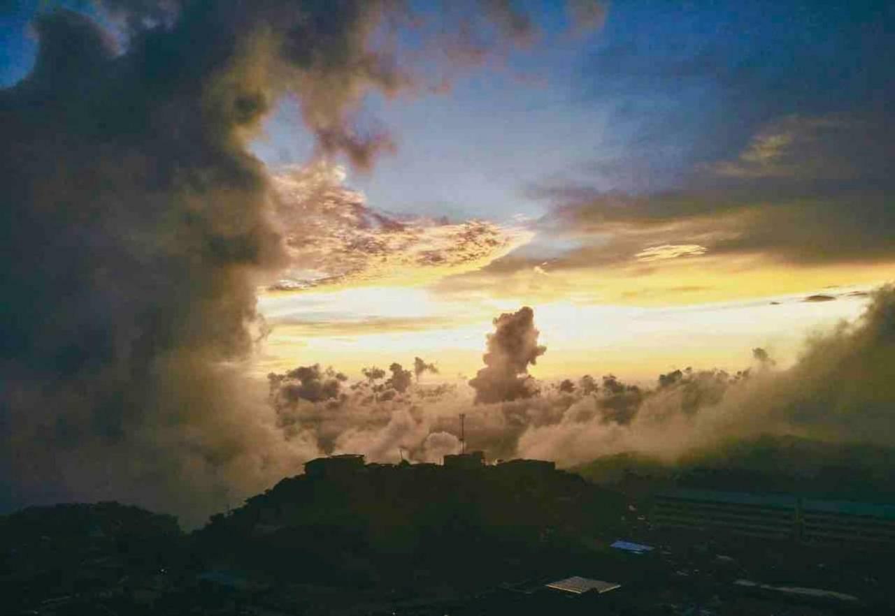 Vacation House In Baguio With Amazing Sunset Views Baguio City Eksteriør bilde